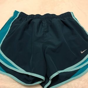 Blue nike shorts (L)